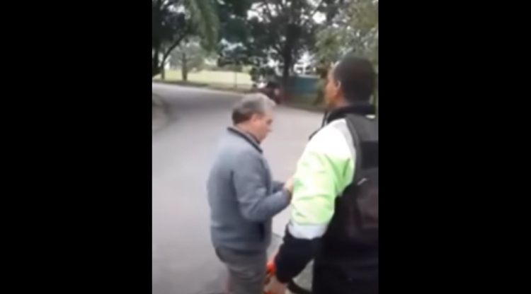 16B691D4-4572-4440-8320-8F4778E394BA