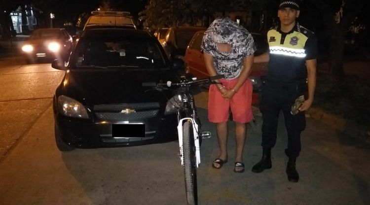 BCC27E48-DAB6-4FFE-8824-9673F741F50D