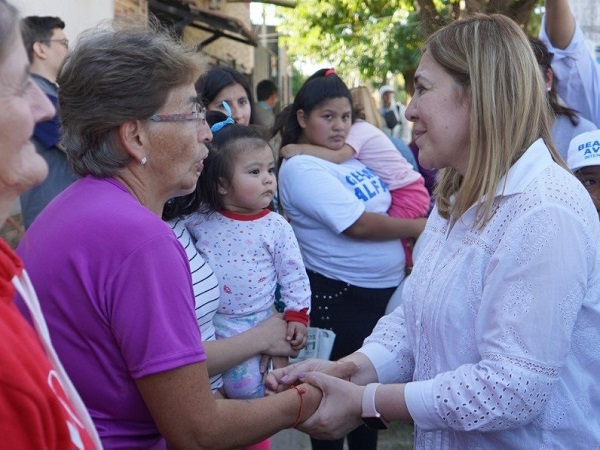 Beatriz avila en barrios san fernando y Victoria