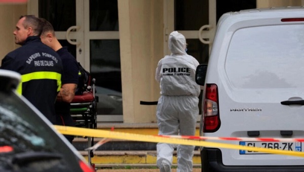 Francia-asesinomaestro